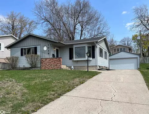 1028 Forest St, Carroll, IA 51401