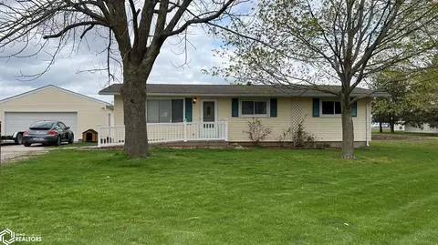 2684 Wilkinson Dr, New London, IA 52645