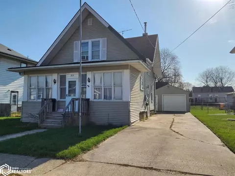 215 S Louisiana Ave, Mason City, IA 50401