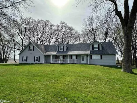 3118 40th St, Grinnell, IA 50112