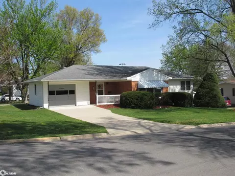 414 N East St, Bloomfield, IA 52537