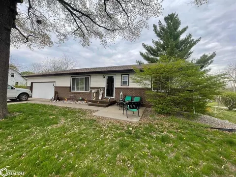 713 S 20th St, Centerville, IA 52544