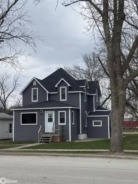 107 4th Ave E, Swea City, IA 50590