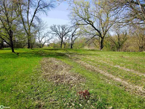107 And 105 Pierce, Iowa Falls, IA 50126