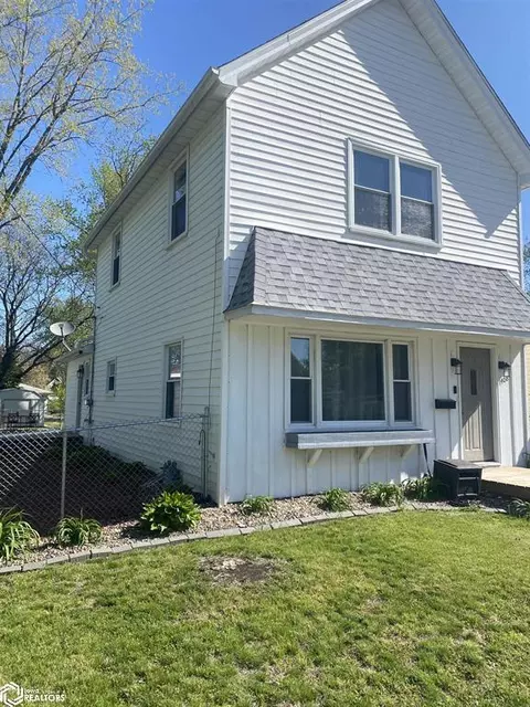 1408 Corse St, Burlington, IA 52601