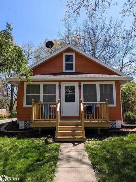 410 E Adams Ave, Fairfield, IA 52556