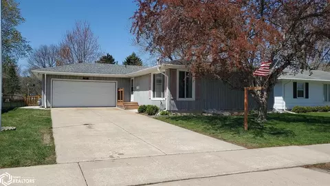 30 S Illinois, Mason City, IA 50401