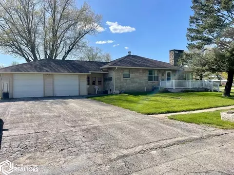 103 S Madison St, Drakesville, IA 52552
