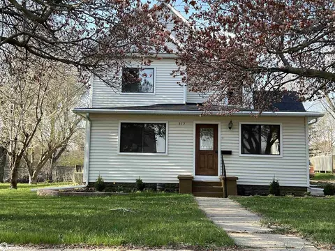 315 1st St, Manning, IA 51455