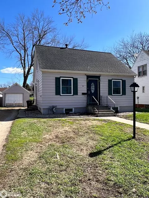 382 5th St SW, Wells, MN 56097