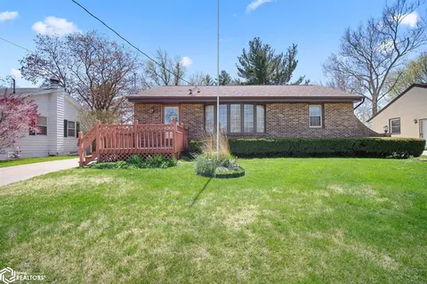 2465 E Douglas Ave, Des Moines, IA 50317