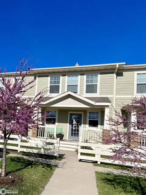 2132 Sapphire Ln, Fairfield, IA 52556
