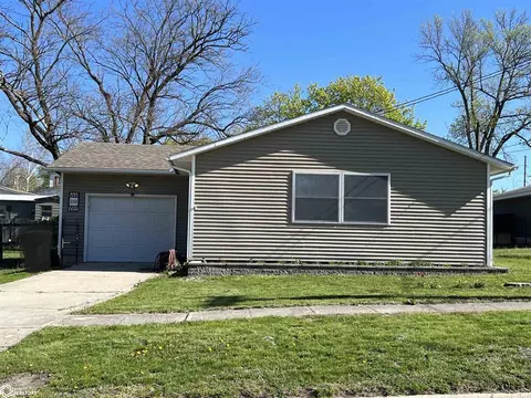 210 W 3rd St, Lamoni, IA 50140