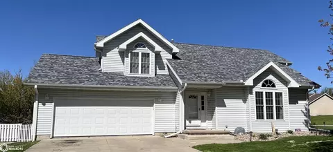 202 Country Club Dr, Osceola, IA 50213