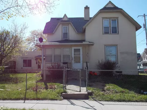 820 N Delaware Ave, Mason City, IA 50401