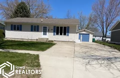 2213 E Spruce St, Algona, IA 50511