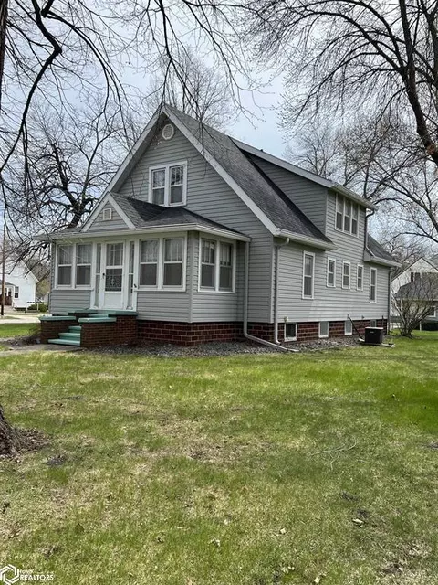204 Sumner Ave, Humboldt, IA 50548