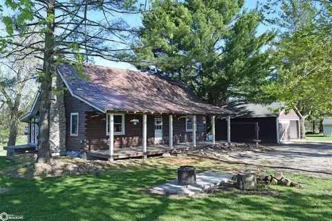 1069 278th St, Eldon, IA 52554