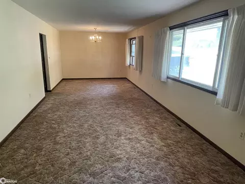 900 E 8th St, Atlantic, IA 50022 photo 4