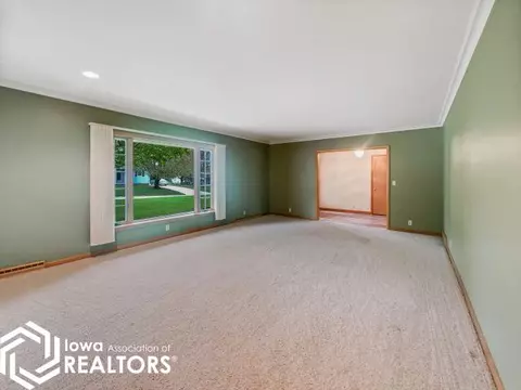815 1st Ave SE, Hampton, IA 50441 photo 9