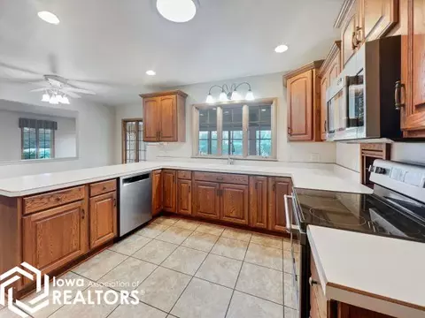 815 1st Ave SE, Hampton, IA 50441 photo 6