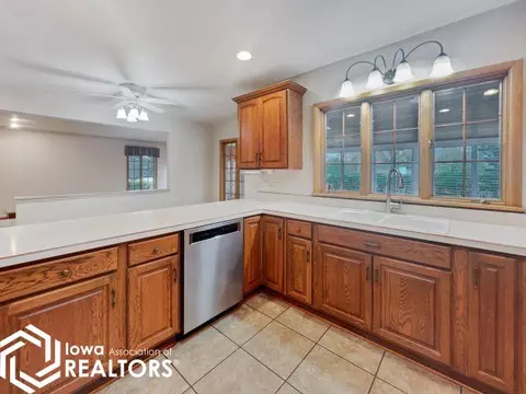 815 1st Ave SE, Hampton, IA 50441 photo 5
