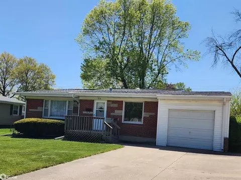 313 E Pennington St, West Burlington, IA 52655