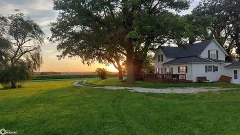 1836 Hickory Ave, Red Oak, IA 51566