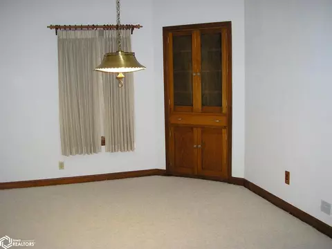 809 Hazel St, Atlantic, IA 50022 photo 3