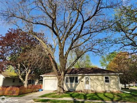 1403 N Carolina Pl, Mason City, IA 50401