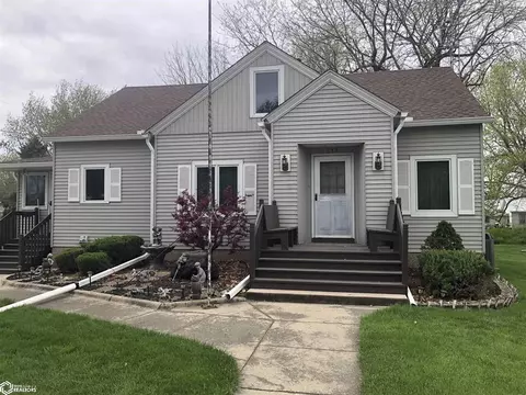233 S Walnut St, Fremont, IA 52561