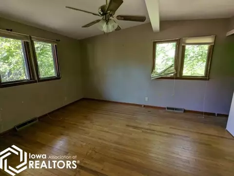 910 Stadium Dr, Macomb, IL 61455 photo 6