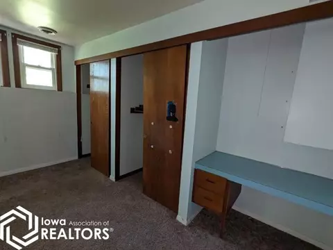910 Stadium Dr, Macomb, IL 61455 photo 2