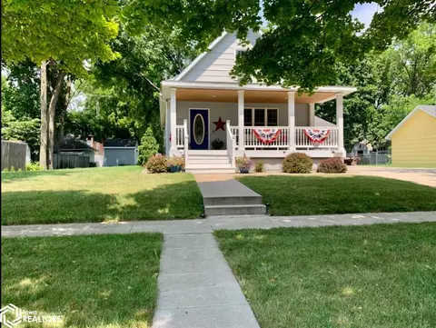 804 2nd Ave S, Clear Lake, IA 50428