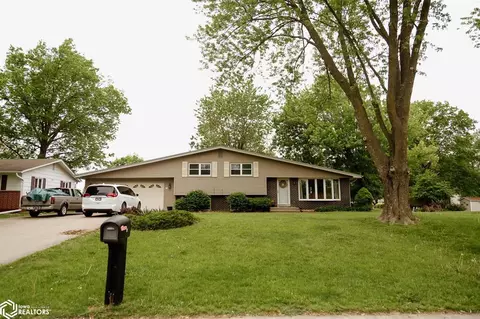 17 Schwartz Dr, Ottumwa, IA 52501