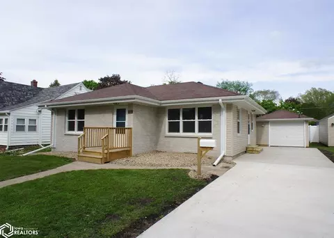 1504 Grove St, Webster City, IA 50595