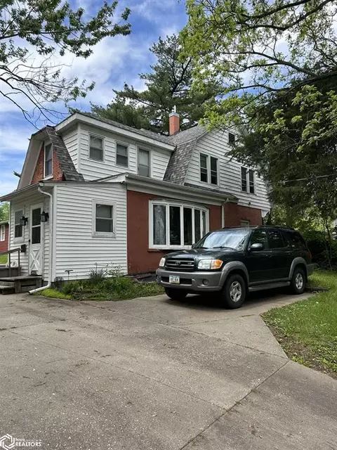 1401 Agency St, Burlington, IA 52601