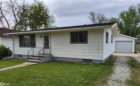 314 W Crocker St W, Avoca, IA 51521