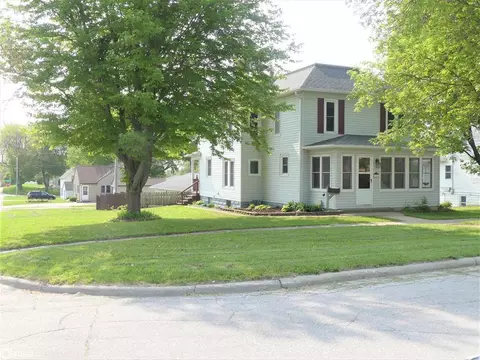 726 N Court St, Carroll, IA 51401