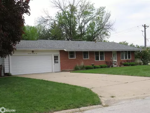 1771 Marcella Heights Dr, Carroll, IA 51401