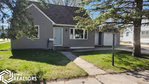 114 S Indiana Ave, Mason City, IA 50401