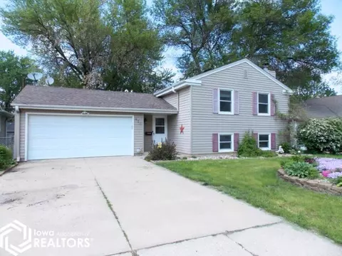 418 21st St SW, Mason City, IA 50401