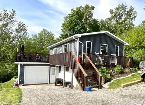 2218 Franklin Dr, Brooklyn, IA 52211