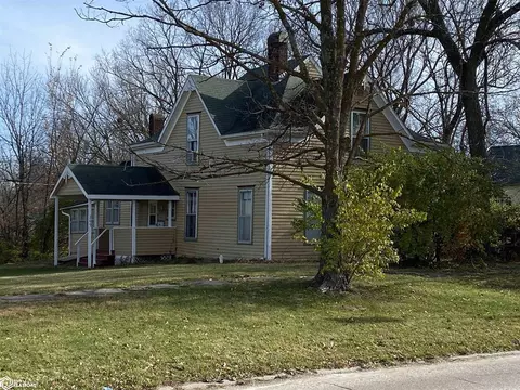 209 S State St, Lamoni, IA 50140