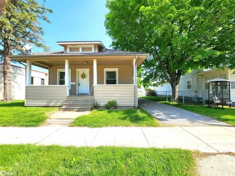 1012 E State St, Mason City, IA 50401
