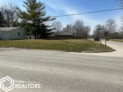 700 S 7th, Fairfield, IA 52556