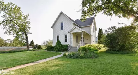 304 W 1st St, Gladbrook, IA 50635