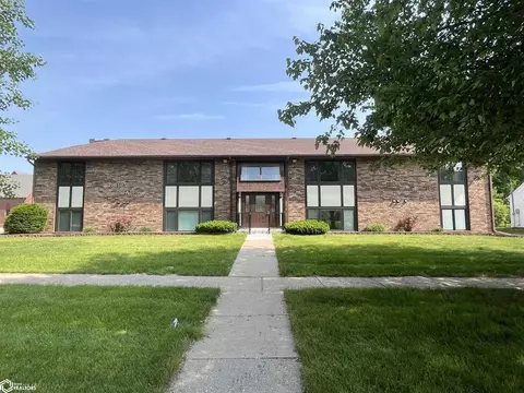 403 2nd Ave E #8, Oskaloosa, IA 52577
