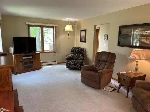 335 W Lyons St, Garner, IA 50438 photo 11