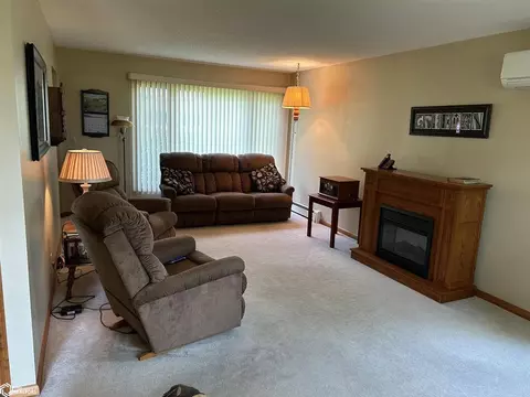 335 W Lyons St, Garner, IA 50438 photo 9